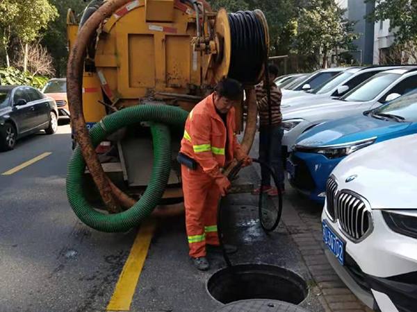 江汉石油管理局排污管道清淤