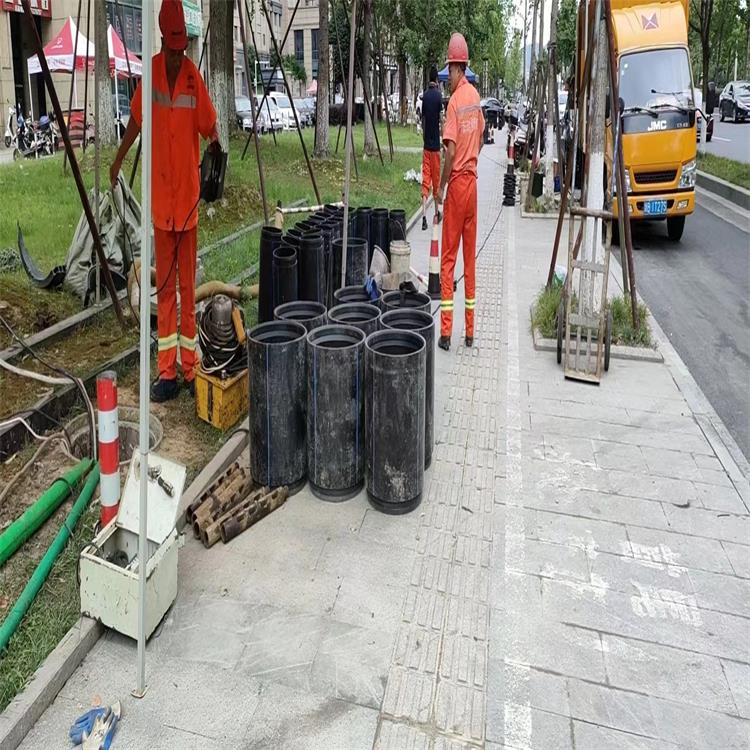 江汉石油管理局管道短管置换修复